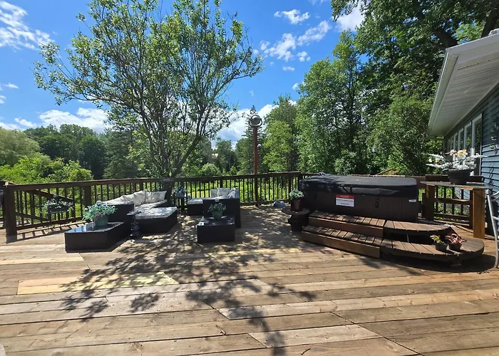 Lloyd Henrys Paradise On The Wolf River