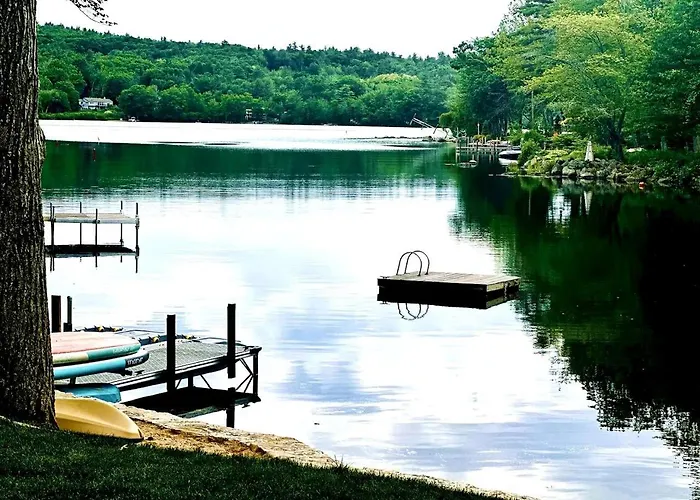 Lakeside Cottage Escape Near Lake Winnipesaukee, New Hampshire