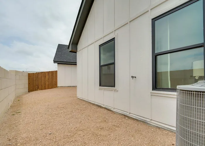 7 Mi To Goodfellow Afb: Home W/ Fenced Yard