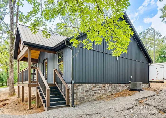 Kentucky Lake Escape: Family Cabin W/ Fire Pit