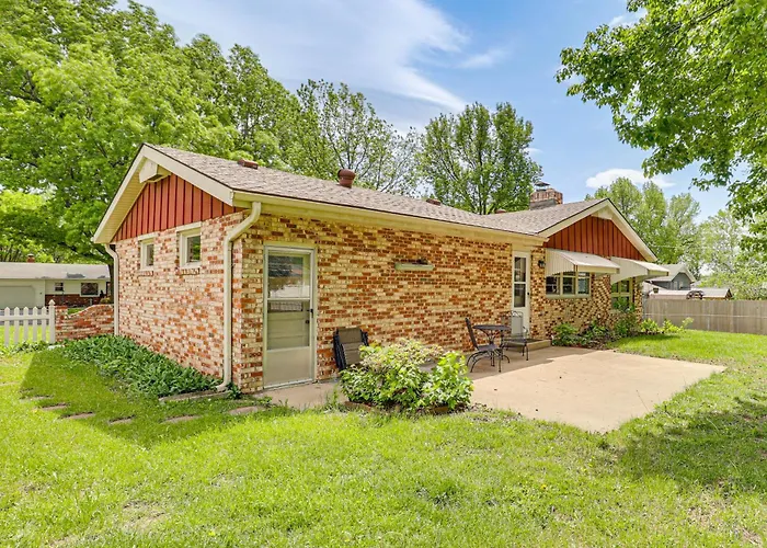 Fenced Yard & Patio! Shawnee Getaway 2 Mi To Dtwn