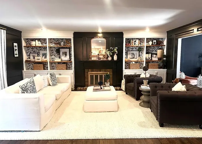 Santoclere - Designer Home At Corporate Woods