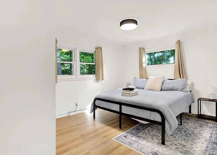 Boiler Bungalow - Entire 3 King Bed Home!