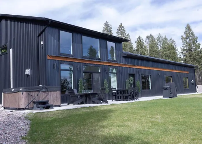 The Big Black Barn With Views For Days