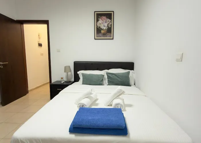 Arithea Hidden Seaside Heritage 2Br Suite