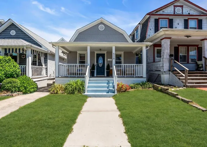 Prof Managed Backyard 5 Blocks To Beach