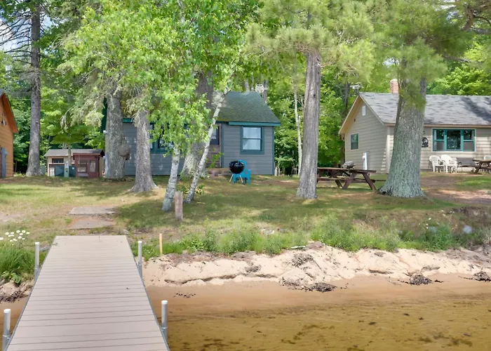 Dock + Views: Wooded Cabin On South Twin Lake