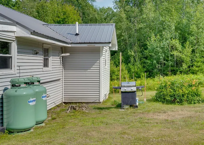 Welcome To Buck'S Hideout In Bridgton Maine!