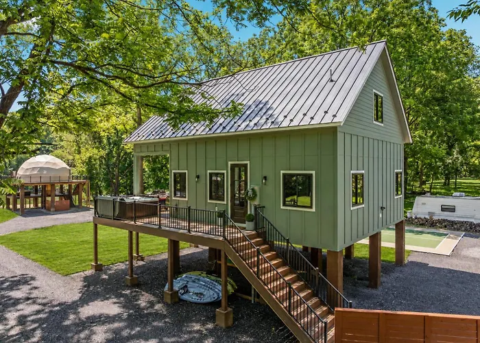 River Run - Riverfront, Pickleball, Hot Tub, Sauna