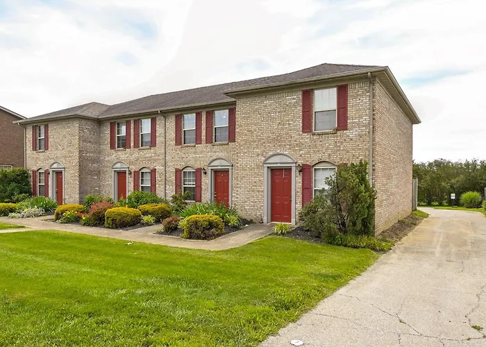 Great For Families! Richmond Townhome W/ Patio