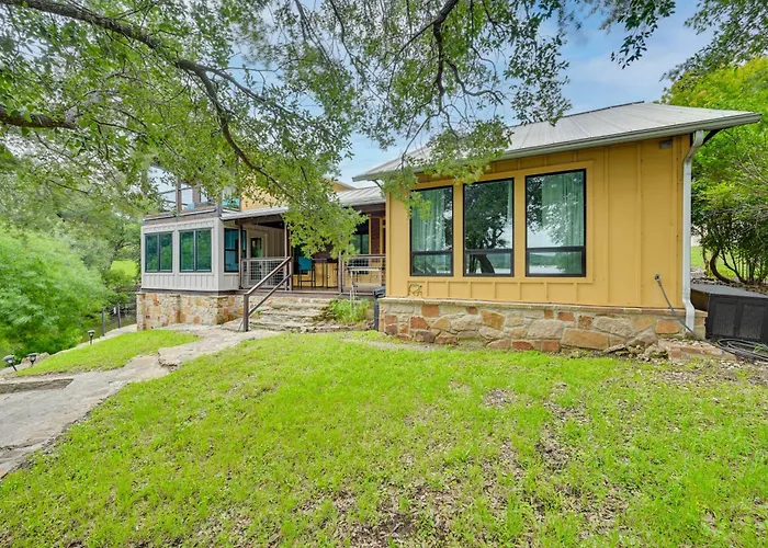Fishing Dock & Mtn Views! Buchanan Lake Family Gem