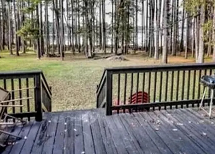 The Knotty Pine On Lake O The Pines: Waterfront Vacation Rental In Jefferson, Texas