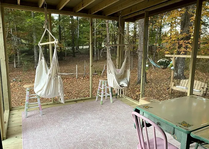 Glamping Tiny House Situated In The Tennesse Woods For A Tranquil Escape Near Chattanooga