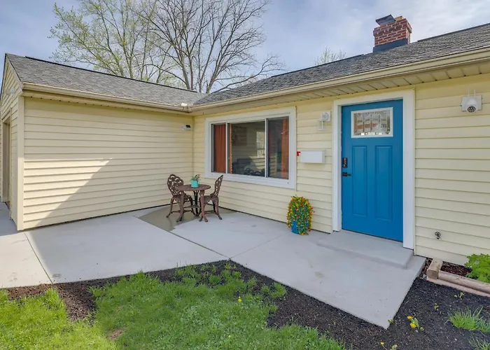 Pet Friendly W/ Yard! Modern La Porte Home By Dtwn