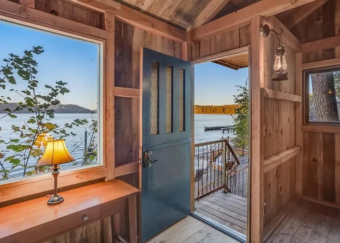 Lakeside Loft