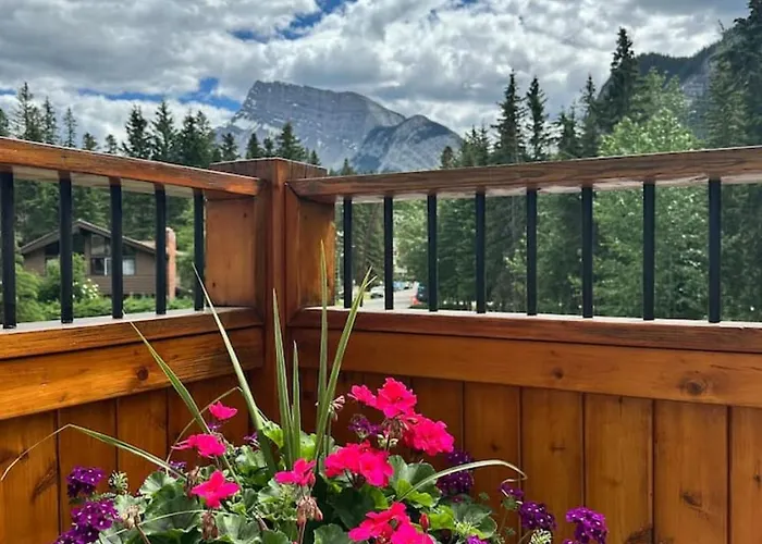 Rockytop Vista Banff, Ab - Adults Only