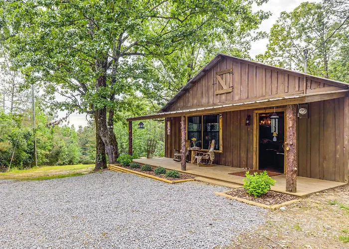 Renovated Cabin On 15 Forested Acres In Tillatoba!