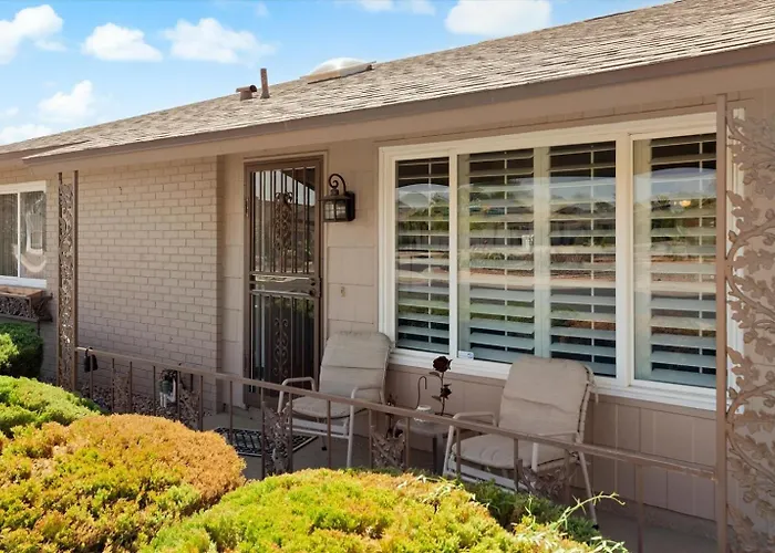 Sun City Retreat W Patio, Grill & Backyard