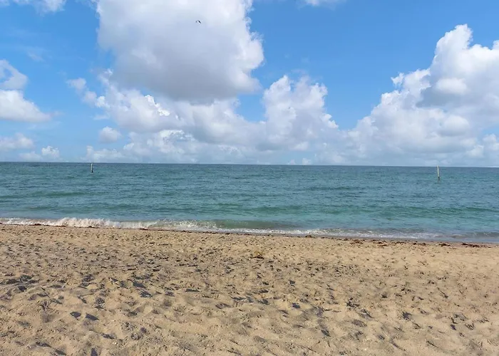 Dolphin Family Tides - Oversized Lot With Privacy, Walk To Beach