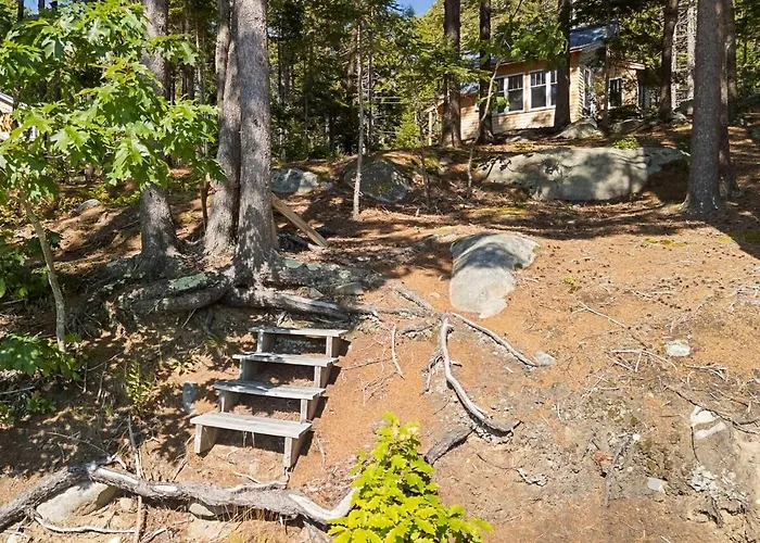 Lindquist Cottage | Waterfront Studio With King Bed