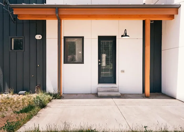 The Honeysuckle Homestead - Georgetown Living