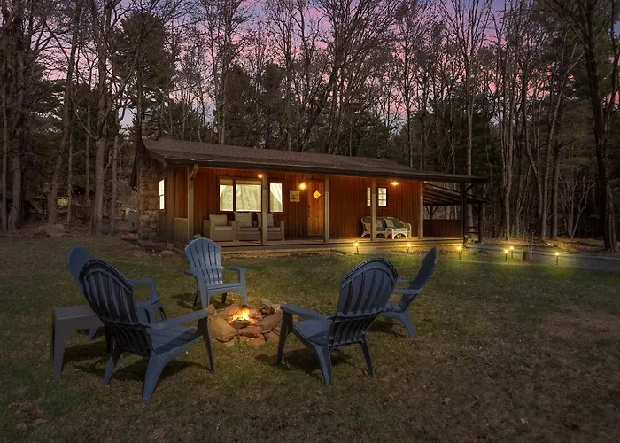 Beartop Lodge Rustic Cabin Hot Tub Fire Pit