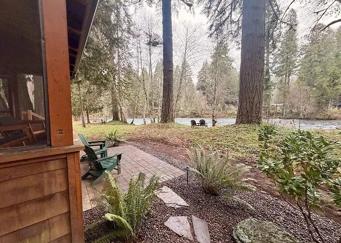 Charming Waterfront Cabin In Mckenzie Bridge W/ Ac