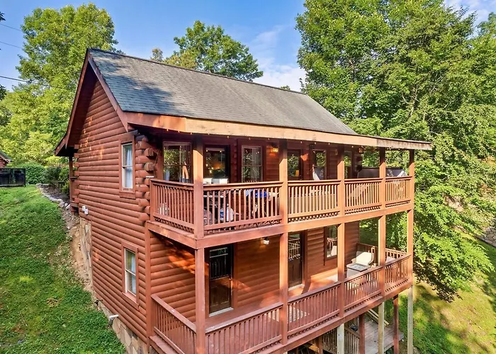 Cozy 2Br Cabin • Hot Tub/ Fire Pit • Peaceful