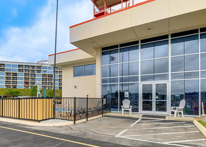 Walk To Bristol Motor Speedway: Retreat W/ Pool!
