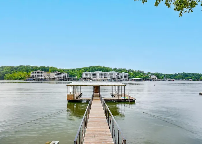 Reel Paradise: Lake Of The Ozarks Boat-Ready Stay