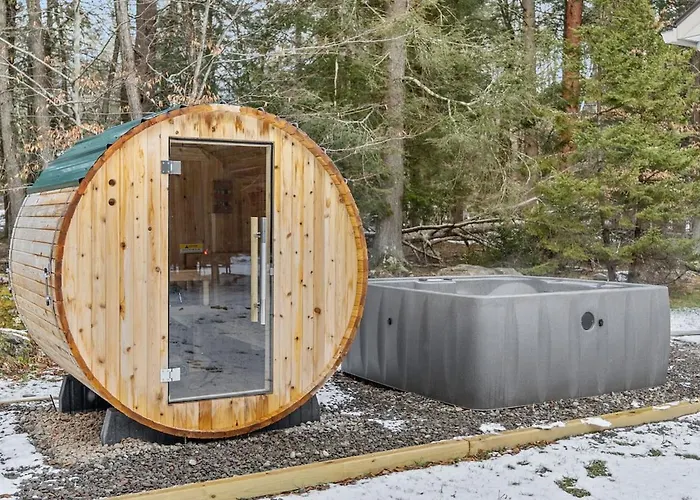 Mountain Escape, Hot Tub, Sauna, Firepit, Beach Access