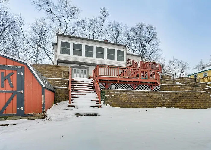 Lakefront Home W/ Views, 7 Mi To Dtwn Paw Paw