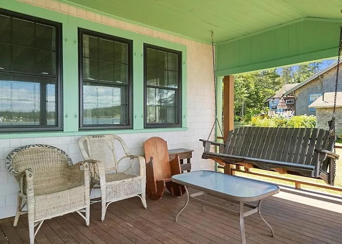 Marshall Point Cottage, Classic 5-Bedroom