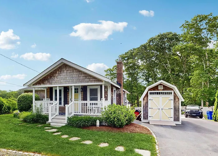 Peaceful Marshview Escape With Large Sunroom Ac Outdoor Firepit & Dog Friendly
