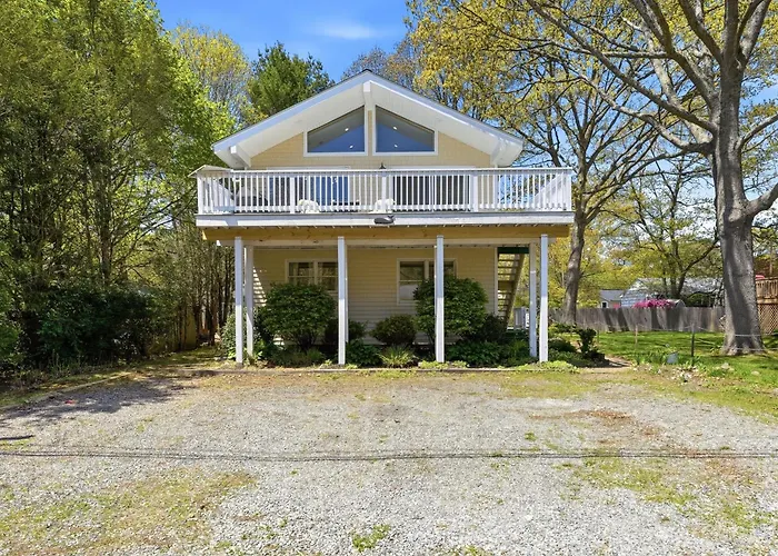 2 Mi To Charlestown Beach! South County Home