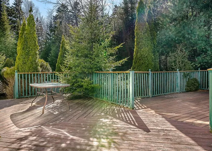 Spacious Seven Peaks Ridge Quiet Side Hot Tub, Pet Friendly, Fire Pit & Deck