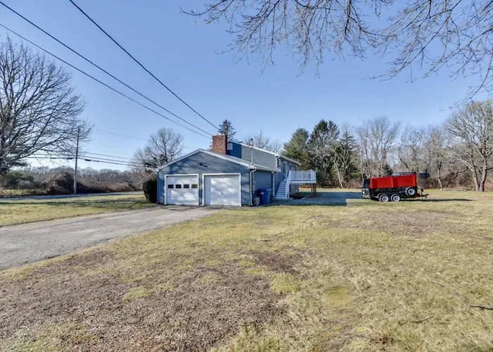 Pet-Friendly South Kingstown Home Near Beaches