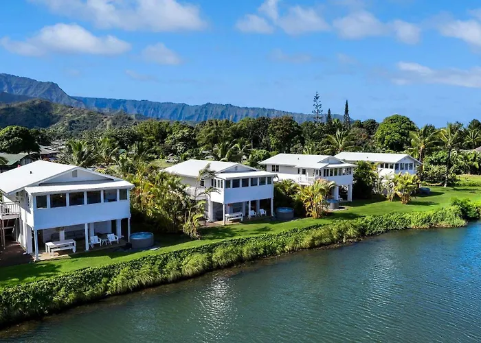 Cottage Two - Private Riverfront Stay In Hanalei