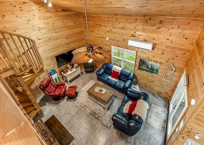Secluded Cozy Wooden Cabin In Fort Payne, Alabama