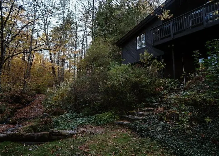 Owl Brook House - Midcentury Escape Near Manchester