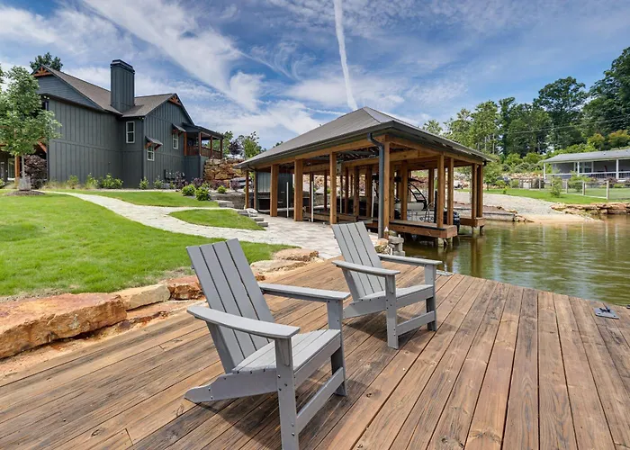 Private Boat Launch & Dock! Huge Lay Lake Retreat