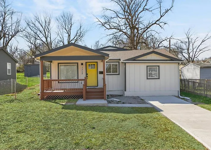 3Br Home Near Kc | 13 Min To Stadium | Sleeps 6