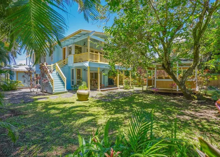 5 Bed House Walk To Shops Beach And Restaurants