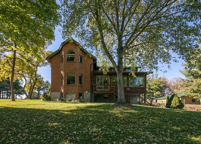 Scenic Stillwater Retreat