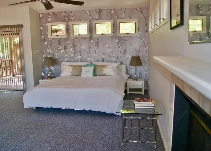 Dragons Island Cottage - Waterfront, Pet Friendly, Dock And Private Pool