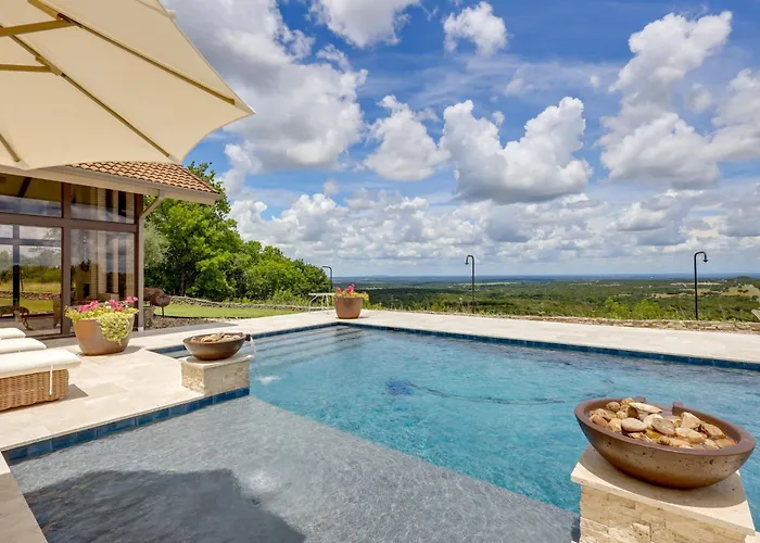 Stunning Views! Luxurious & Secluded Glen Rose Gem