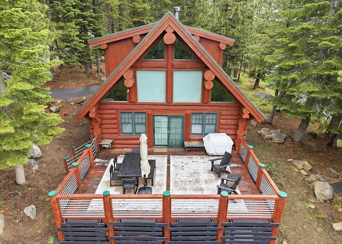 Log Cabin With Shou Sugi Ban Fireplace - Vh401 Home