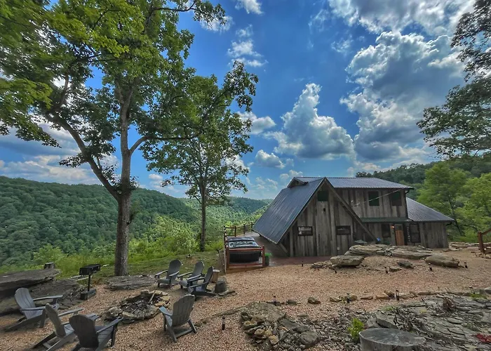 Estill Oaks - Luxe Mountain View Retreat -Hot Tub - Secluded 80-Acre Escape For 16 Guests