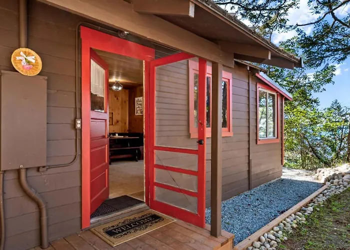 Serene Camano Cabin W Deck Fire Pit And Views