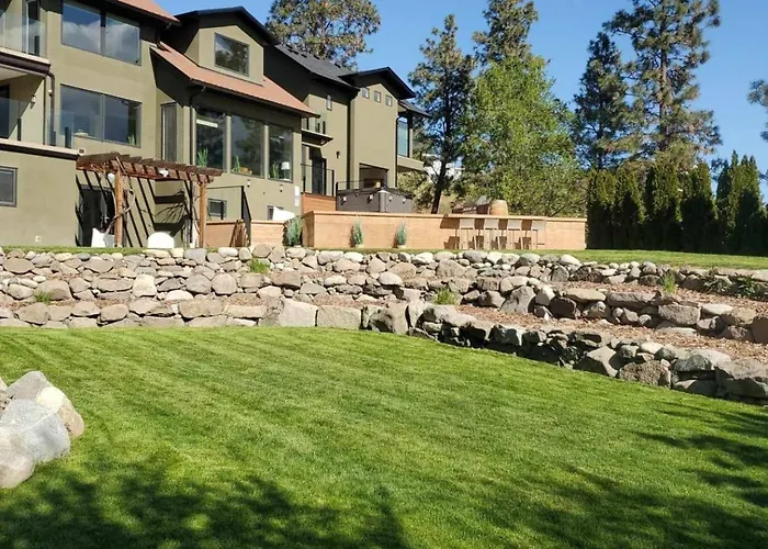 Summerland Lakeview Vineyard With Pool